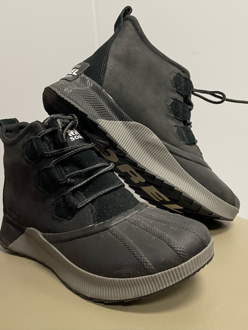 SORELL WOMENS OUT N ABOUT III CLASSIC BOOT SZ 8.5